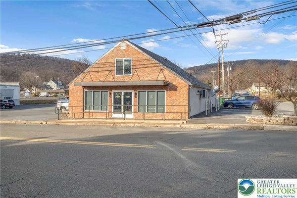 67 PARK AVE, WIND GAP, PA 18091 - Image 77bf7beef330e8642e789ee3cc8b4c00/2848990231