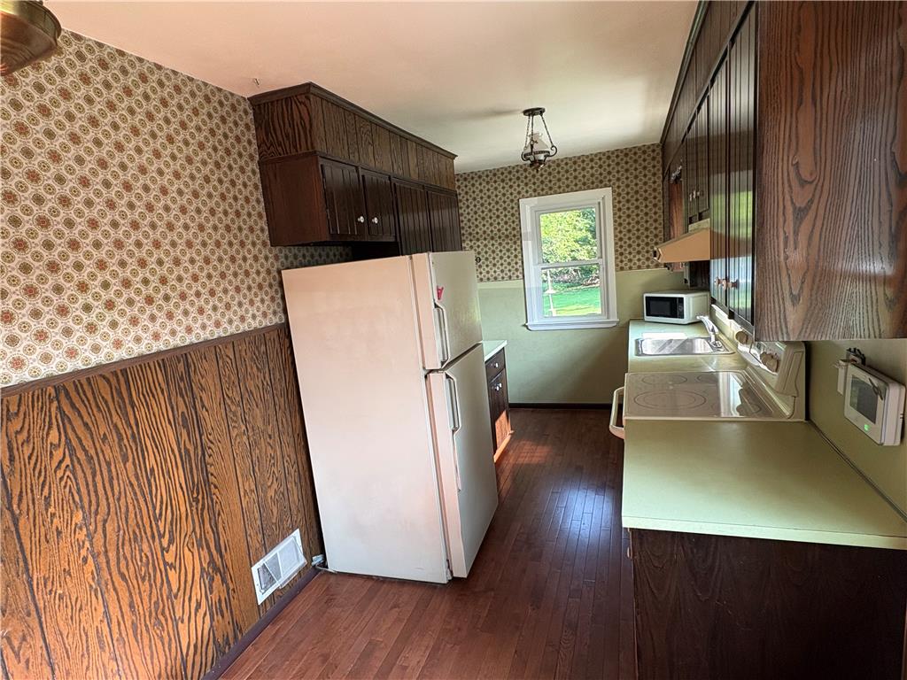 1383 Scottie Lane