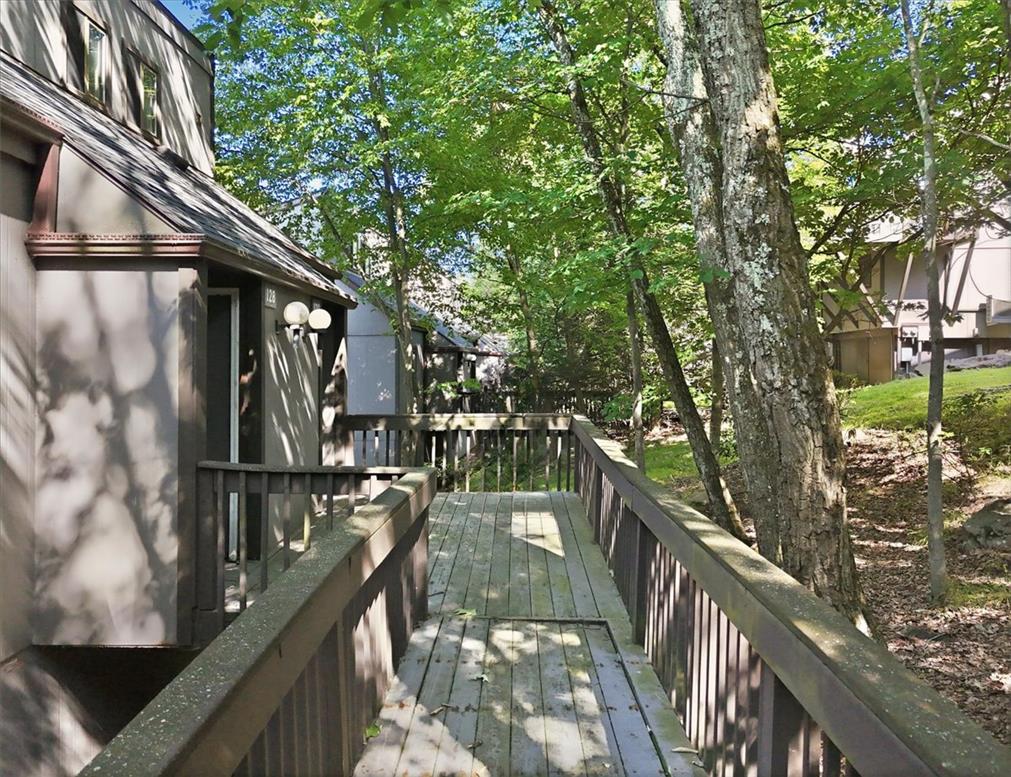 126 Cross Country Lane