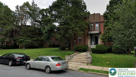 Photo of 704 6th Avenue #8, Bethlehem, PA 18018 (MLS # 770683)