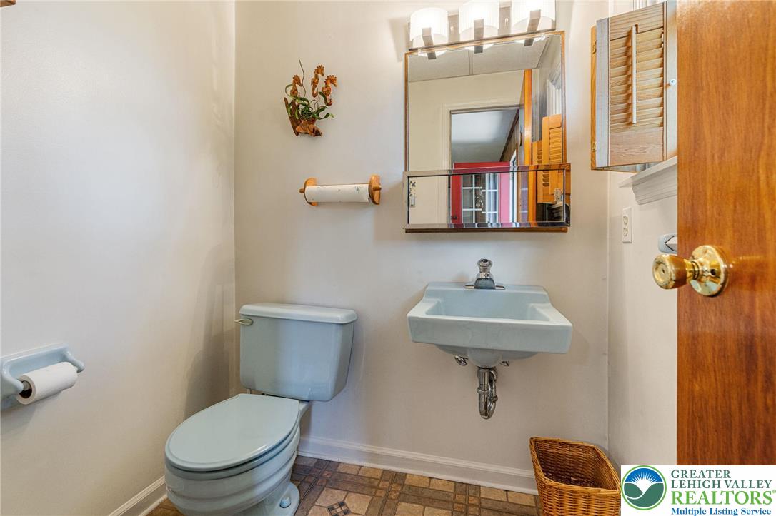 Washington Twp, Pennsylvania 18080, United States, 3 Bedrooms Bedrooms, ,2 BathroomsBathrooms,Residential,Active,215842