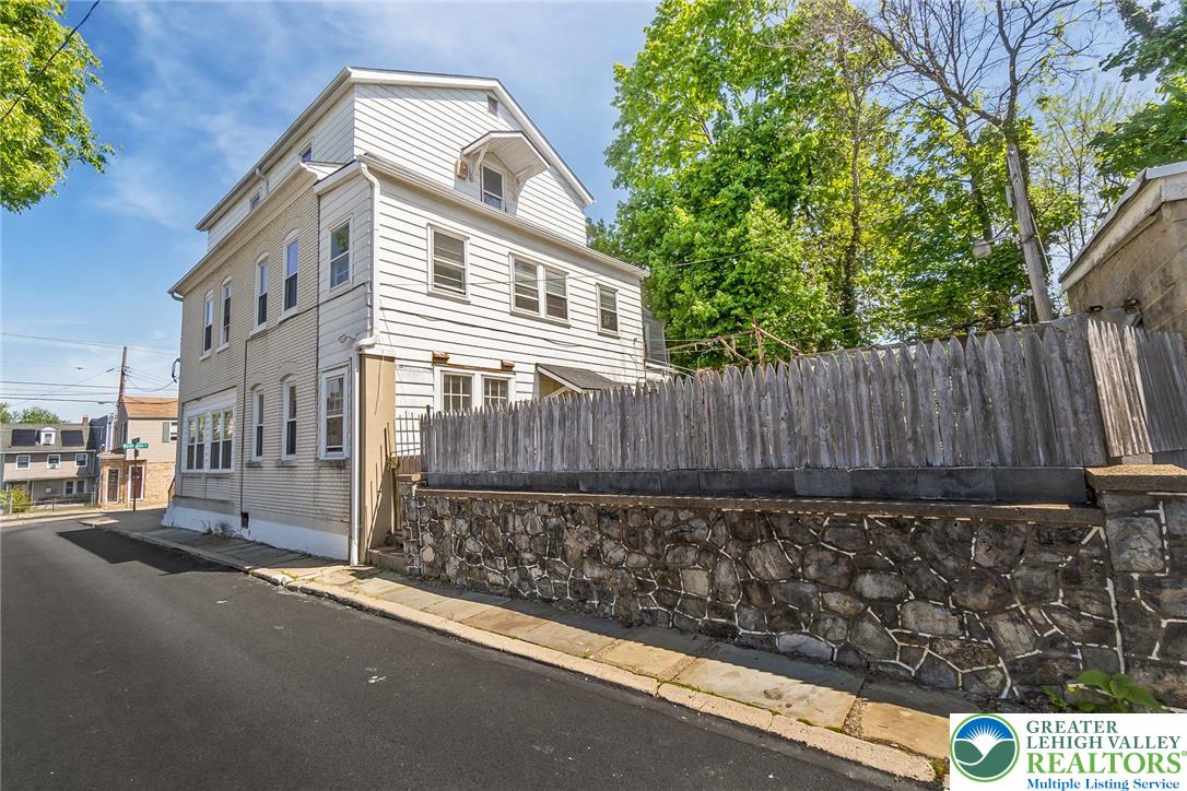 768 Washington Street