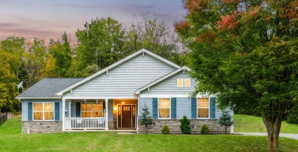 1121 PLEASANT DR, PEN ARGYL, PA 18072 - Image 7a0189ff0df5bc5bf9a774889f993fda/1980215546