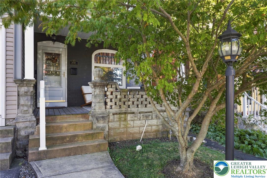 1826 Ferry Street