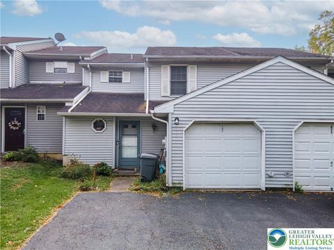Photo of 809 Overlook Drive, Hanover Twp, PA 18017 (MLS # 765694) Photo of 809 Overlook Drive, Hanover Twp, PA 18017 (MLS # 765694)