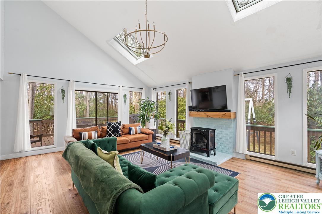 112 Crazy Horse Court