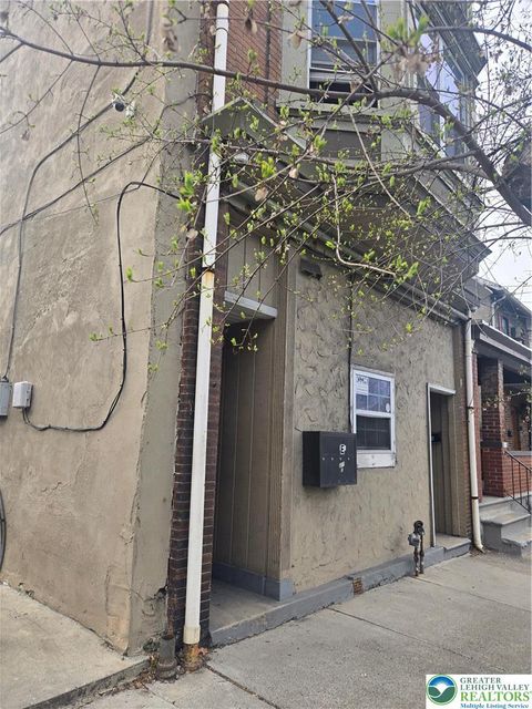 Photo of 152 E Hamilton Street #E, Allentown, PA 18109 (MLS # 774270)