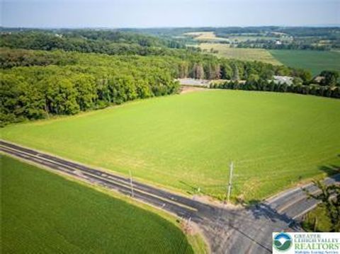 Photo of 715 Arrowhead Lane, Macungie, PA 18031 (MLS # 766648) Photo of 715 Arrowhead Lane, Macungie, PA 18031 (MLS # 766648)