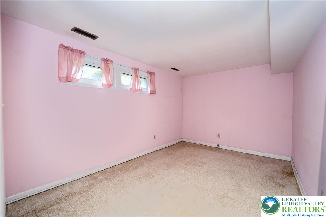 Allentown City, Pennsylvania 18103, United States, 4 Bedrooms Bedrooms, ,2 BathroomsBathrooms,Residential,Active,226150