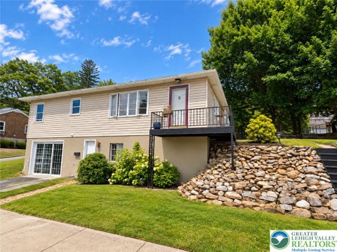 Photo for 105 W Laurel Avenue