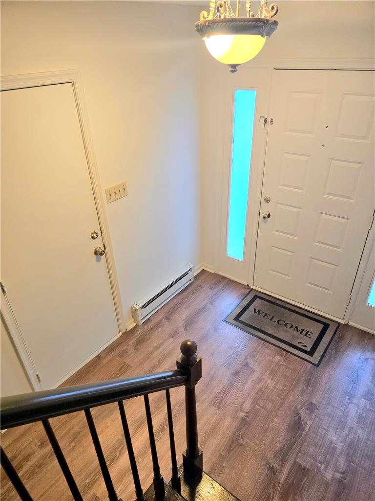977 Barnside Court