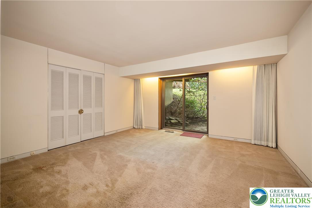 Lower Macungie Twp, Pennsylvania 18103, United States, 3 Bedrooms Bedrooms, ,4 BathroomsBathrooms,Residential,Active,170073