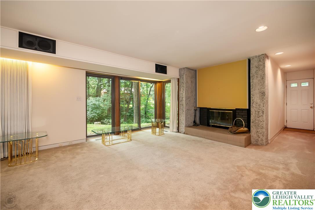 Lower Macungie Twp, Pennsylvania 18103, United States, 3 Bedrooms Bedrooms, ,4 BathroomsBathrooms,Residential,Active,170073