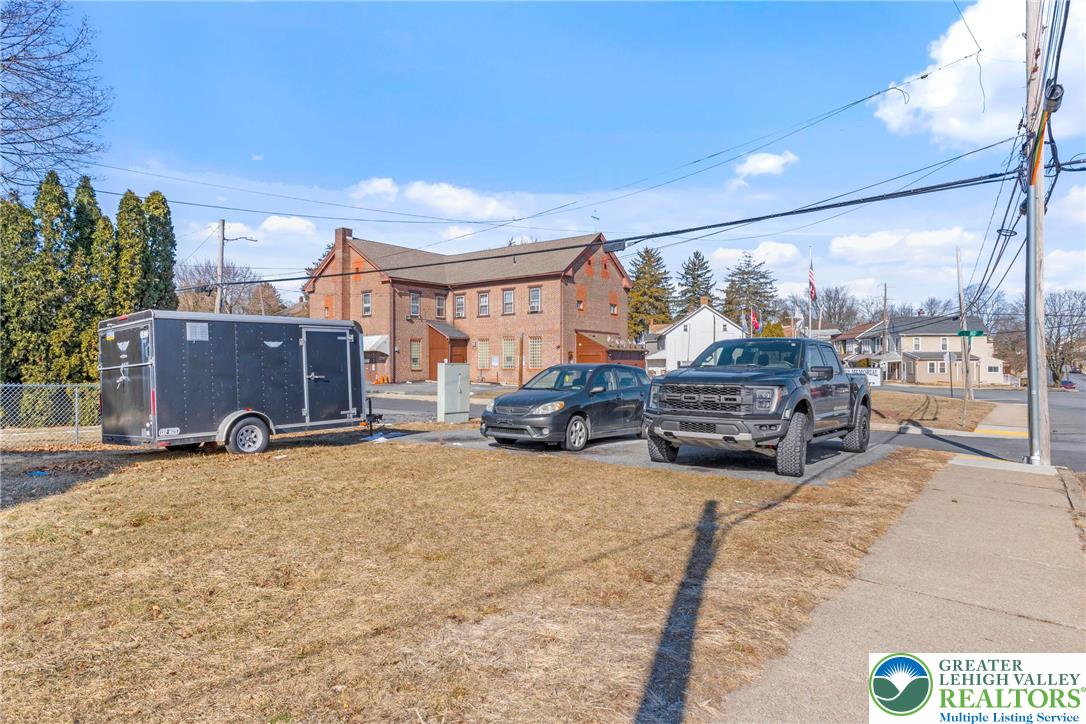 Allentown City, Pennsylvania 18103, United States, 4 Bedrooms Bedrooms, ,3 BathroomsBathrooms,Residential,Active,214236