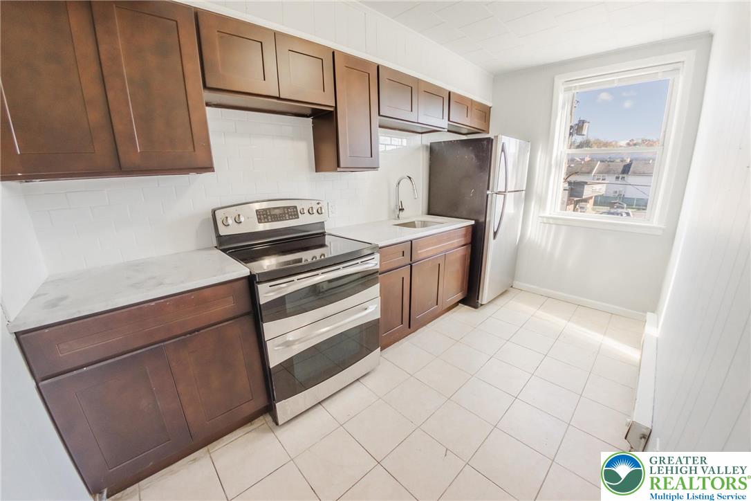 Allentown City, Pennsylvania 18103, United States, 4 Bedrooms Bedrooms, ,3 BathroomsBathrooms,Residential,Active,214236