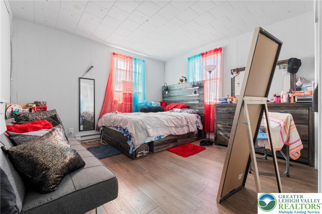 Allentown City, Pennsylvania 18103, United States, 4 Bedrooms Bedrooms, ,3 BathroomsBathrooms,Residential,Active,214236