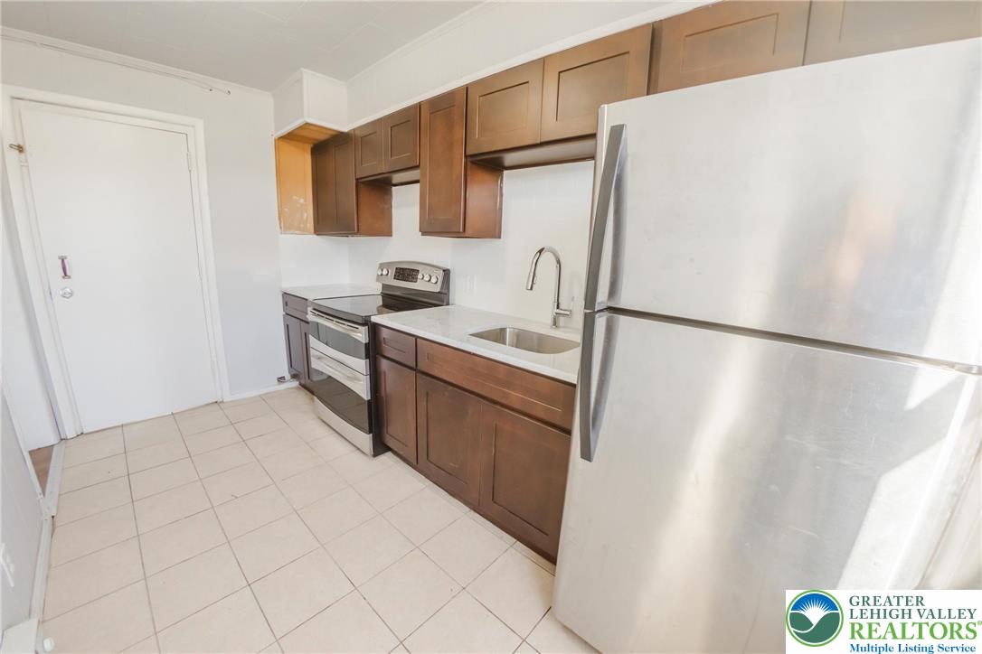 Allentown City, Pennsylvania 18103, United States, 4 Bedrooms Bedrooms, ,3 BathroomsBathrooms,Residential,Active,214236