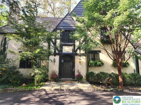 Photo for 2929 Center Street