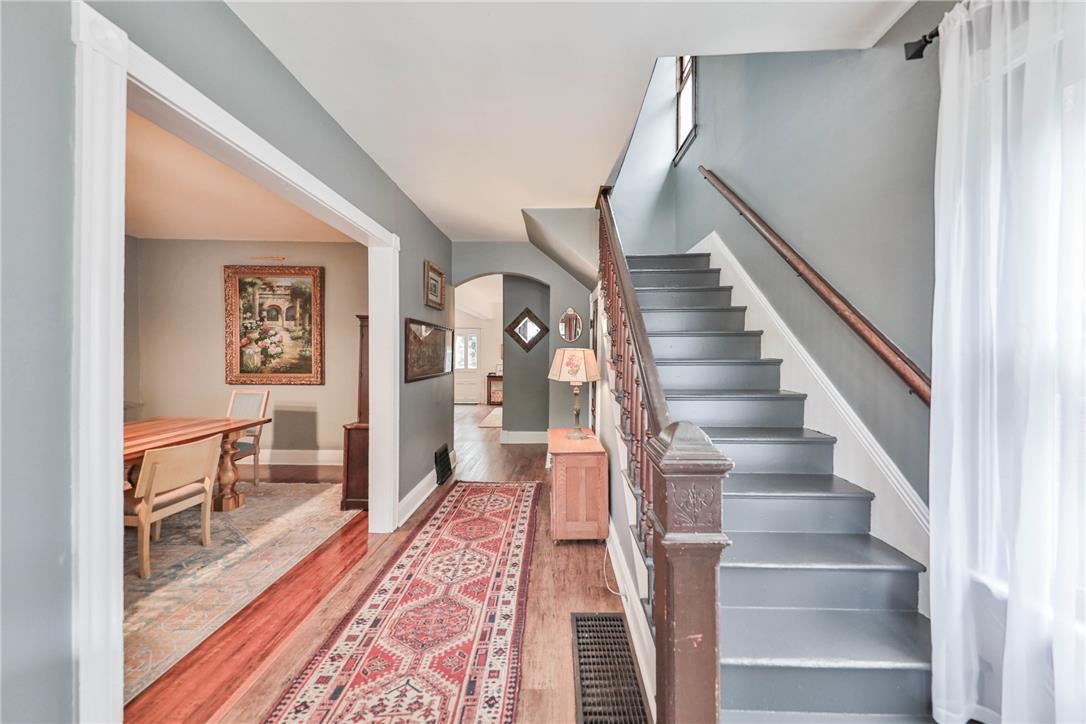 212 W Burke Street