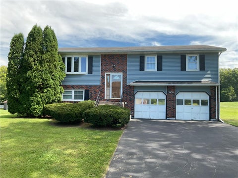 Homes For Sale - 219 Murray Drive<br/> Upper Macungie Twp, PA 18104