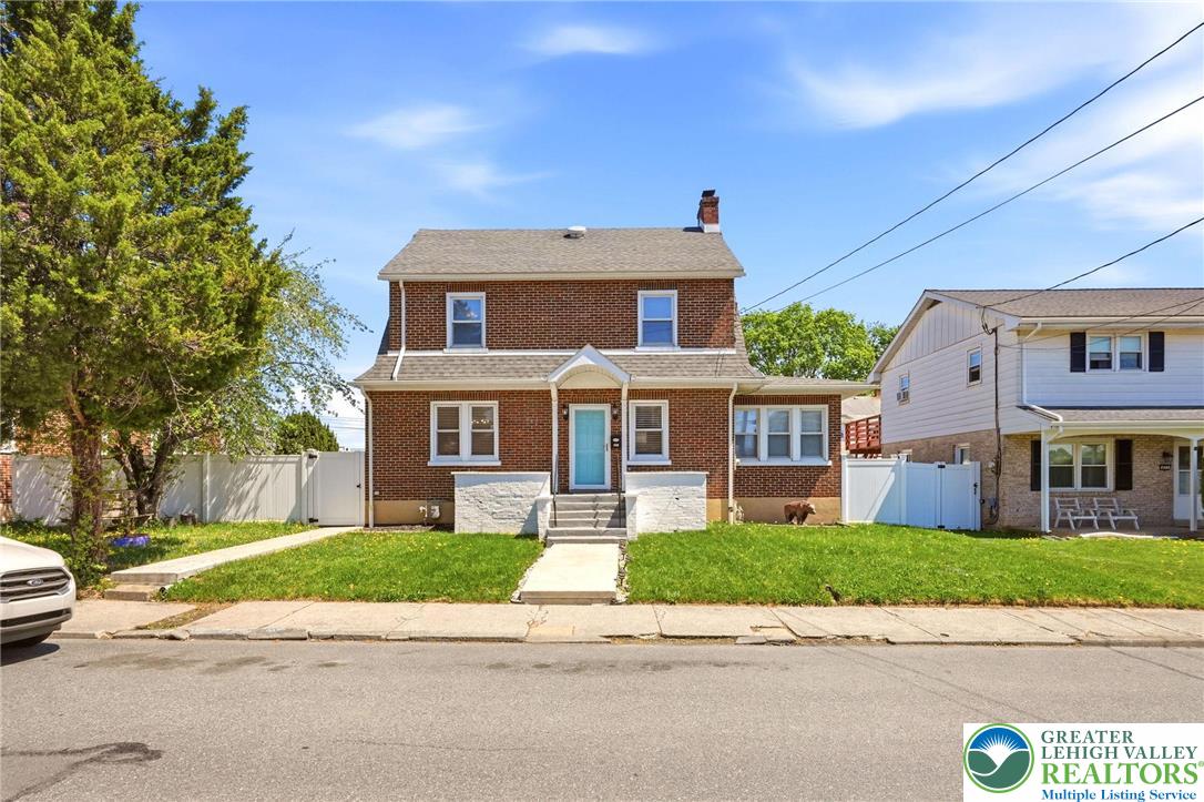 901 N Wahneta Street