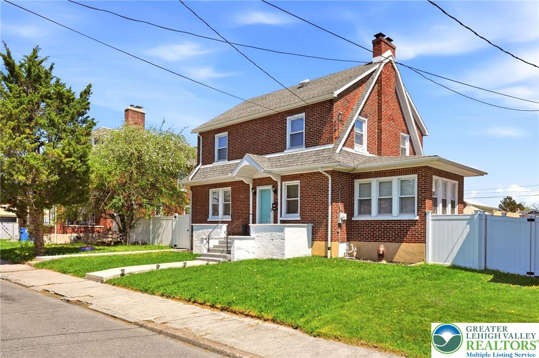 901 N Wahneta Street