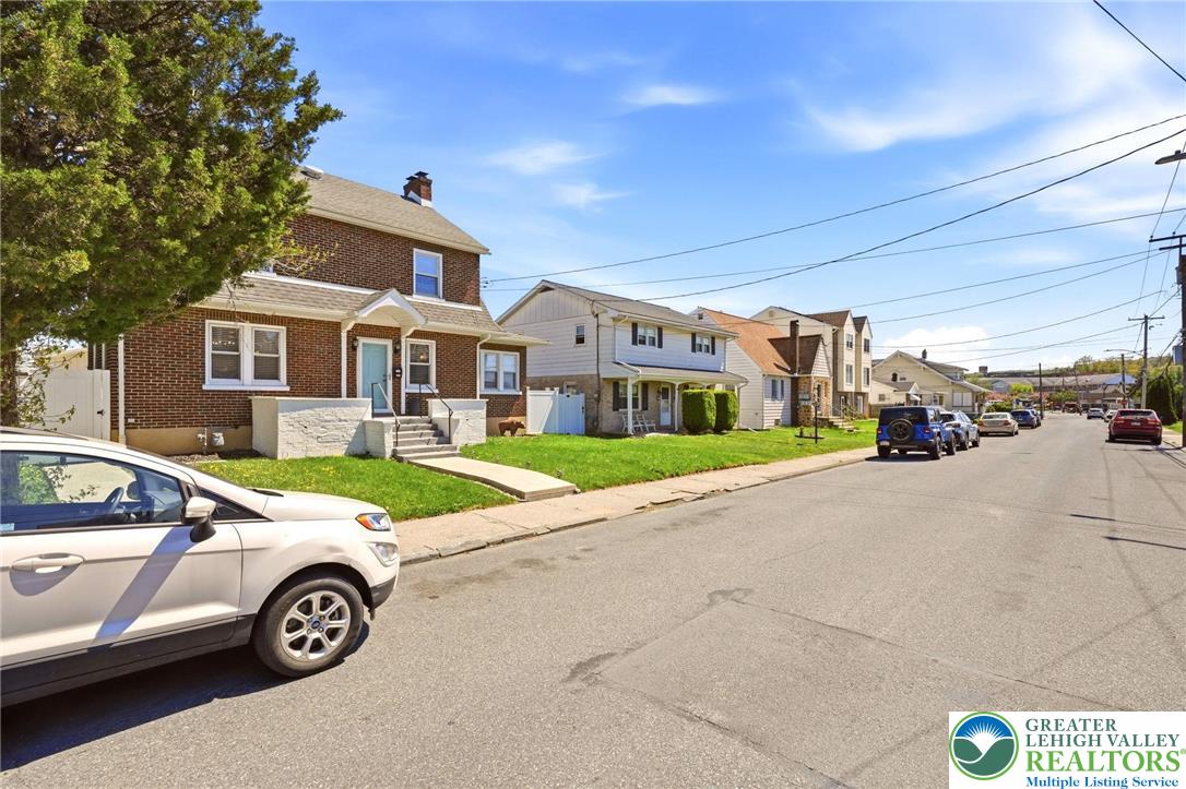 901 N Wahneta Street