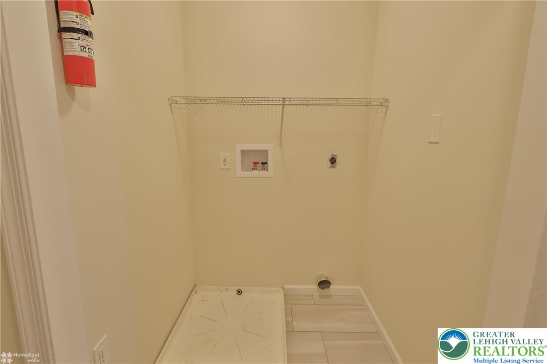 Allentown City, Pennsylvania 18102, United States, 2 Bedrooms Bedrooms, ,1 BathroomBathrooms,Residential,Active,190190