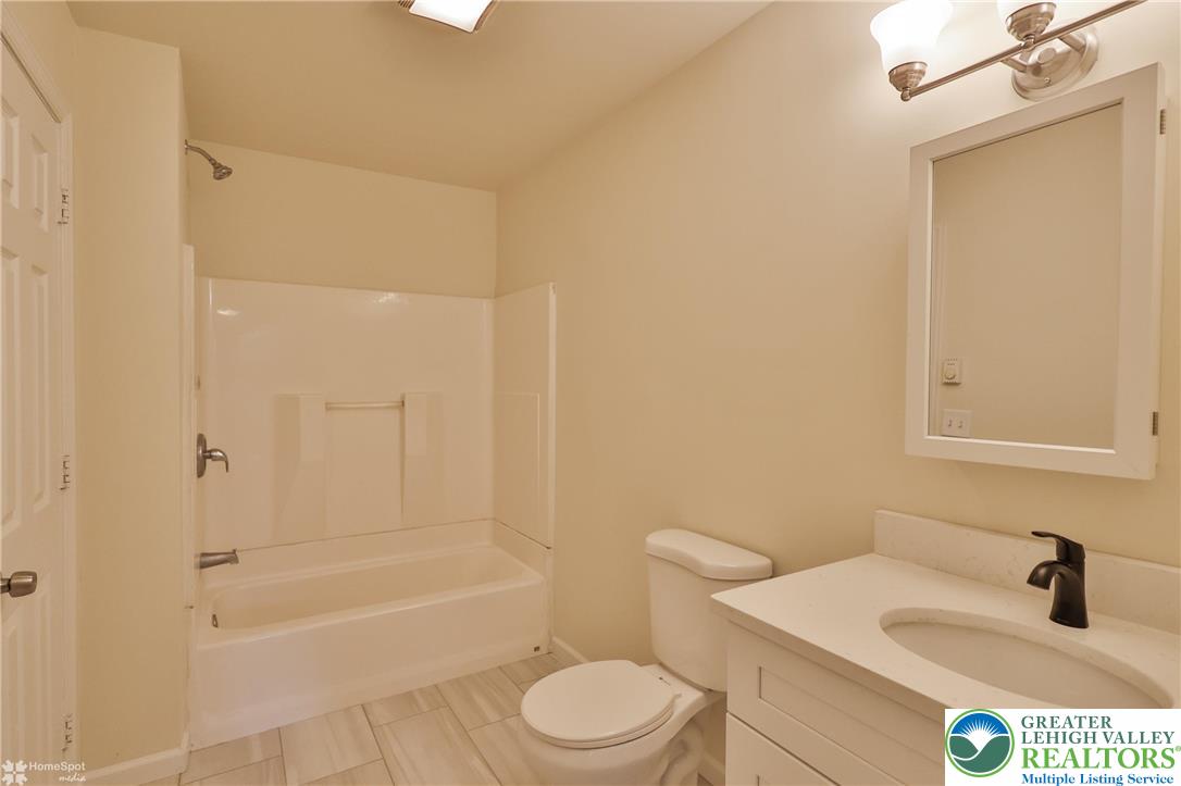 Allentown City, Pennsylvania 18102, United States, 2 Bedrooms Bedrooms, ,1 BathroomBathrooms,Residential,Active,190190