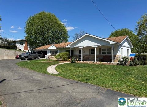 Photo of 100 Hickory Street, Schuylkill Haven Boro, PA 17972 (MLS # 774266)