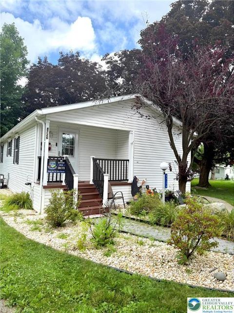 Photo of 8726 Breinig Run Circle, Macungie, PA 18031 (MLS # 760686) Photo of 8726 Breinig Run Circle, Macungie, PA 18031 (MLS # 760686)
