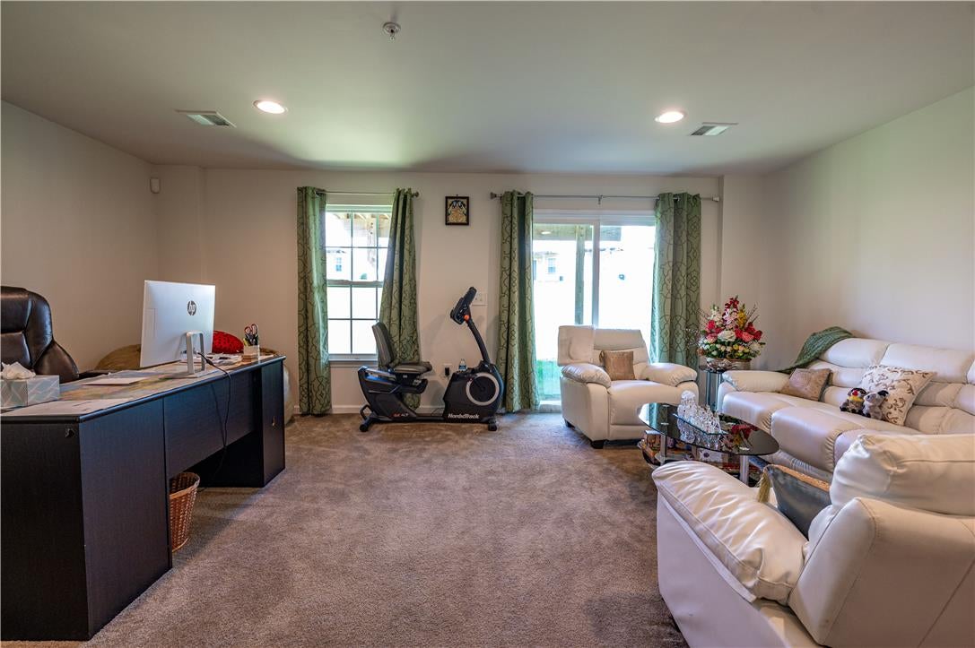 8 Yellow Rose Lane