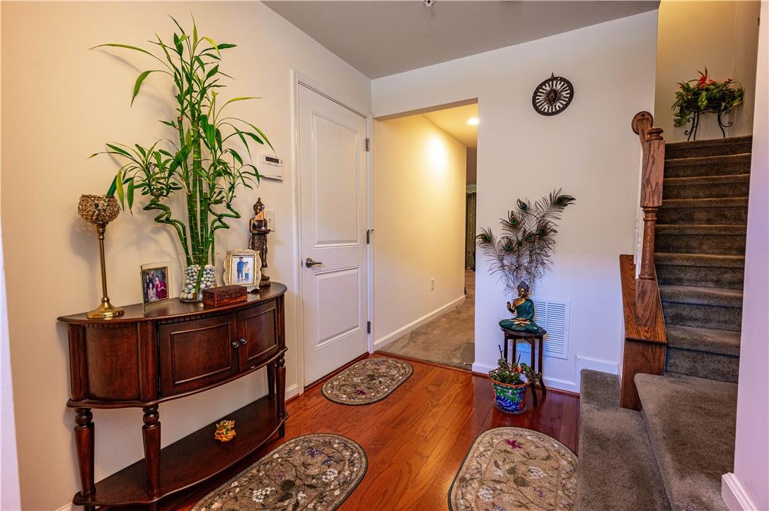 8 Yellow Rose Lane