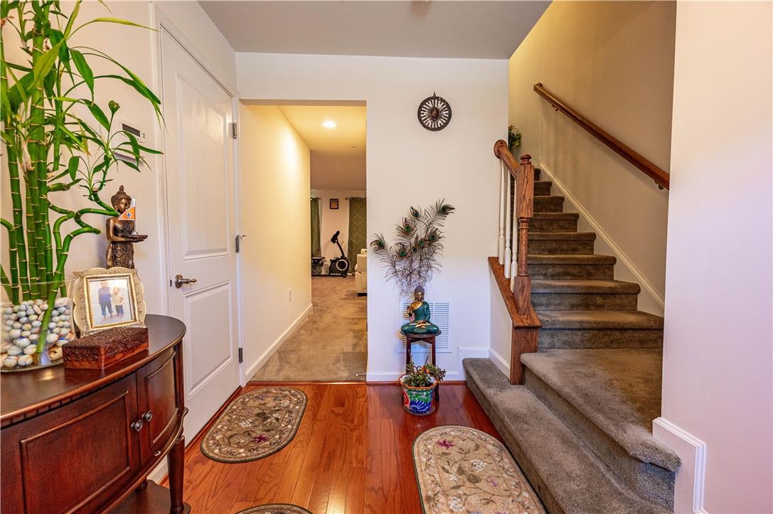 8 Yellow Rose Lane