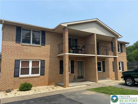 Photo of 4053 Vaughn Street, Palmer Twp, PA 18045 (MLS # 777794)