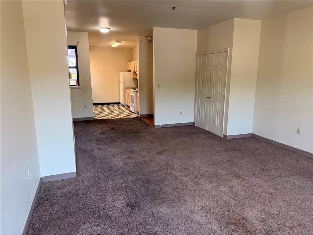 823 E 4th 4