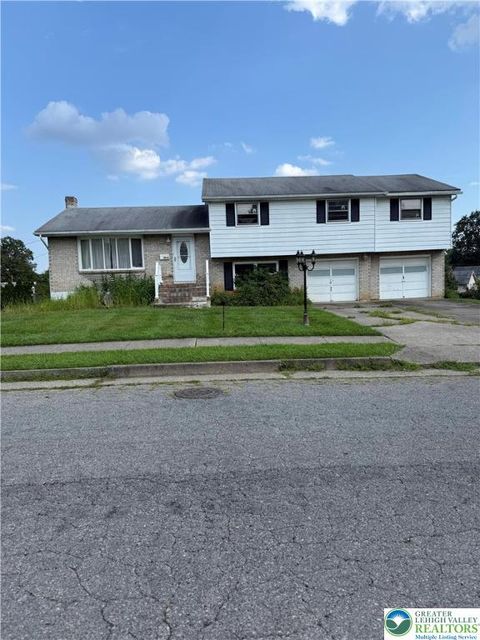 Photo of 1824 Barrett Drive, Bethlehem, PA 18017 (MLS # 763015) Photo of 1824 Barrett Drive, Bethlehem, PA 18017 (MLS # 763015)