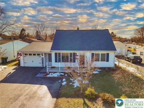 Photo of 1243 MineLane Road, Palmer Twp, PA 18045 (MLS # 772910)