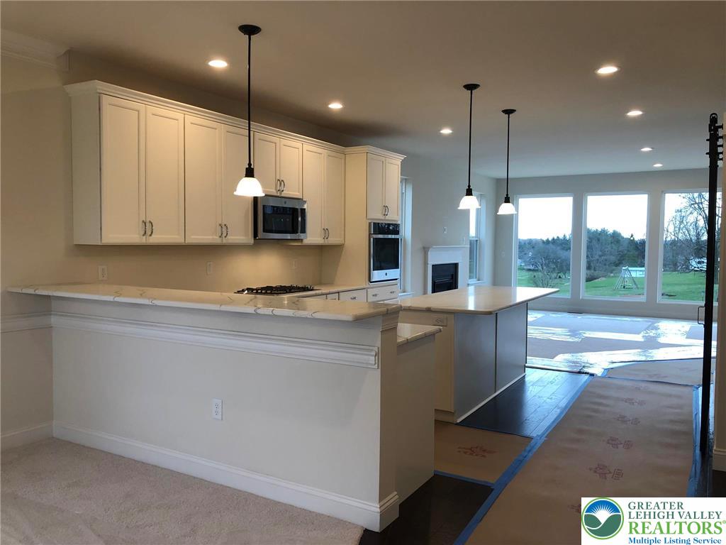 Williams Twp, Pennsylvania 18055, United States, 4 Bedrooms Bedrooms, ,3 BathroomsBathrooms,Residential,Active,226015