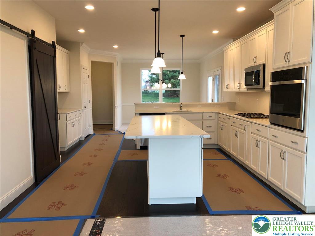 Williams Twp, Pennsylvania 18055, United States, 4 Bedrooms Bedrooms, ,3 BathroomsBathrooms,Residential,Active,226015