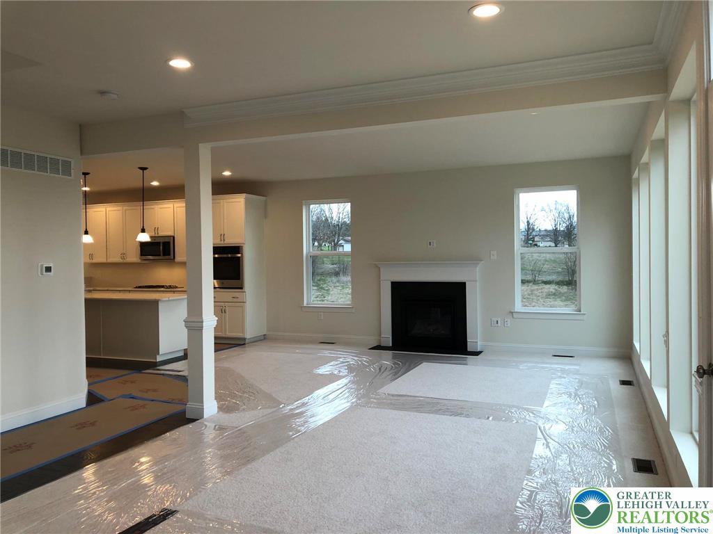 Williams Twp, Pennsylvania 18055, United States, 4 Bedrooms Bedrooms, ,3 BathroomsBathrooms,Residential,Active,226015