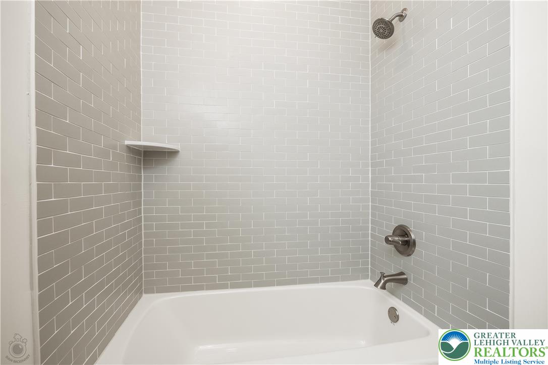 Upper Saucon Twp, Pennsylvania 18015, United States, 3 Bedrooms Bedrooms, ,2 BathroomsBathrooms,Residential,Active,108140