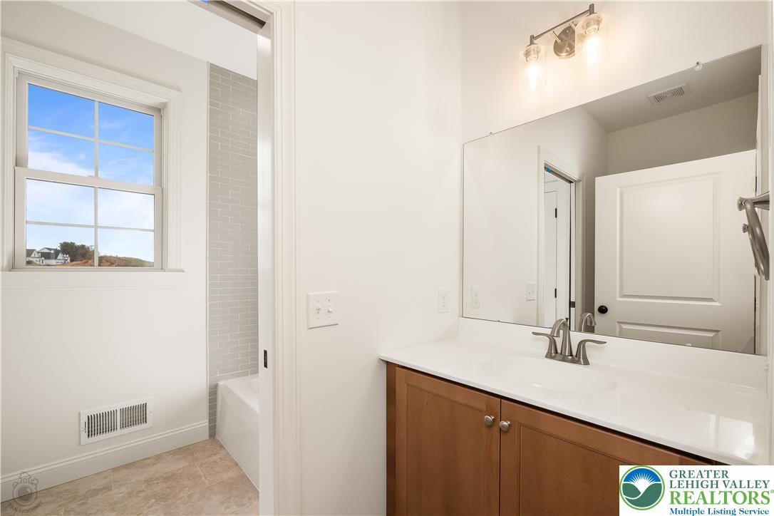 Upper Saucon Twp, Pennsylvania 18015, United States, 3 Bedrooms Bedrooms, ,2 BathroomsBathrooms,Residential,Active,108140