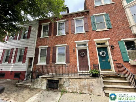 Photo for 433 W Walnut Street