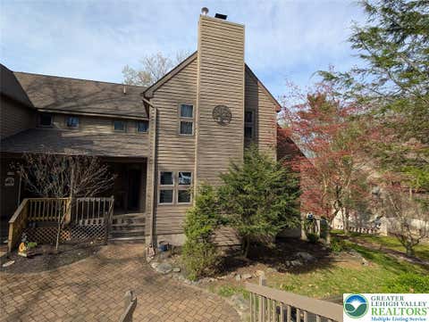 Photo of 110 Woodmont Circle, Greentown, PA 18426 (MLS # 779836)
