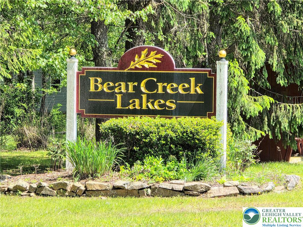105 WHITE OAK Drive