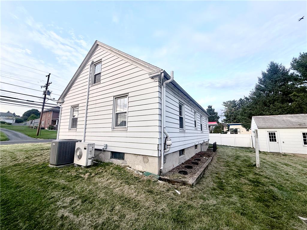 124 E LAWN
