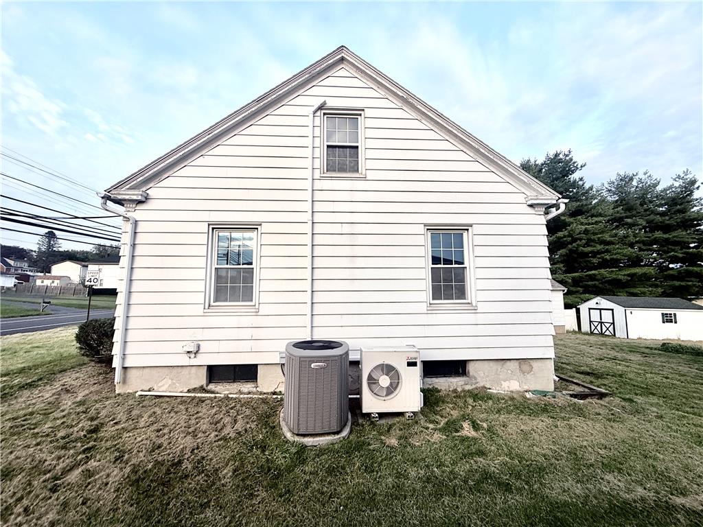 124 E LAWN