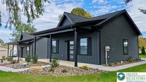 Photo of 1507 Lincoln Street #B, Catasauqua, PA 18032 (MLS # 767324) Photo of 1507 Lincoln Street #B, Catasauqua, PA 18032 (MLS # 767324)