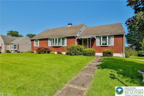 Photo of 2221 Kings Avenue, Easton, PA 18045 (MLS # 772422)